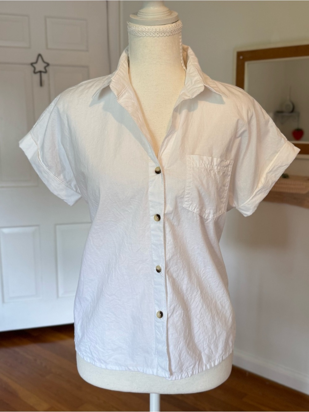 Sim & Sam White S/S ButtonUp 100% Cotton Subtle Hi-Low Hem Cuffed Sleeves Sz Med